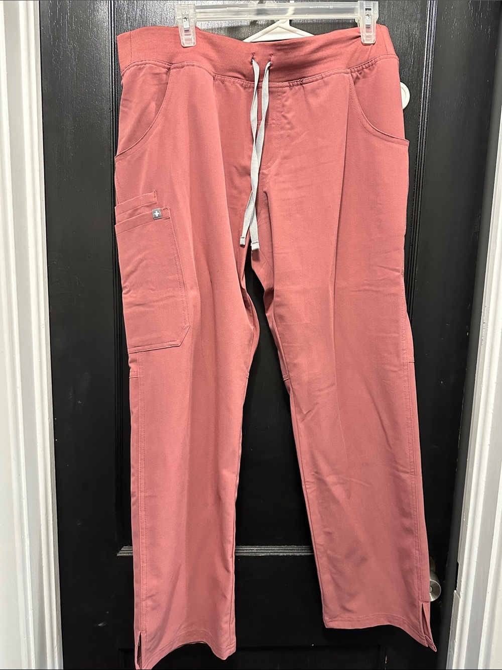 Figs Women's Mauve Drawstring Cargo Joggers